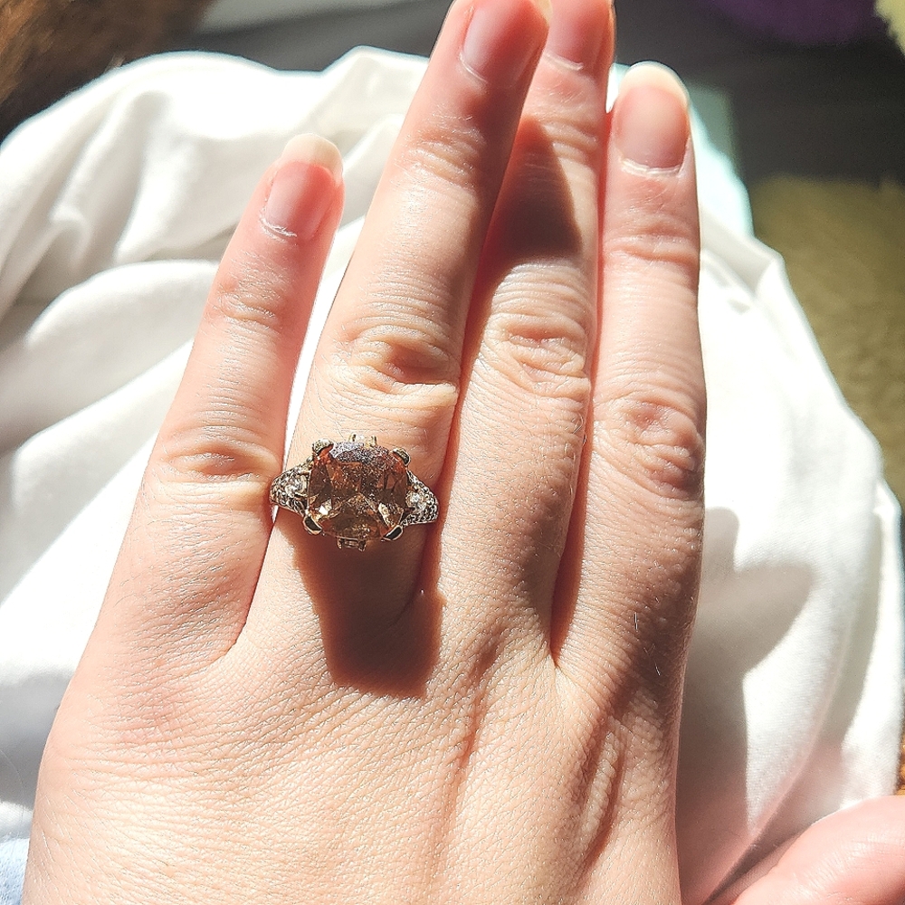 Fashion cocktail ring